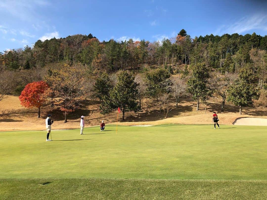 やまだひさしさんのインスタグラム写真 - (やまだひさしInstagram)「ゴルフ観戦！ 裾野気持ちいい！ 天気も快晴！ 頑張ってー！！！ #やまだひさし #ラジオ　#DJ #ゴルフ　#観戦 #裾野カンツリー倶楽部  #応援」12月11日 11時31分 - yamadamic