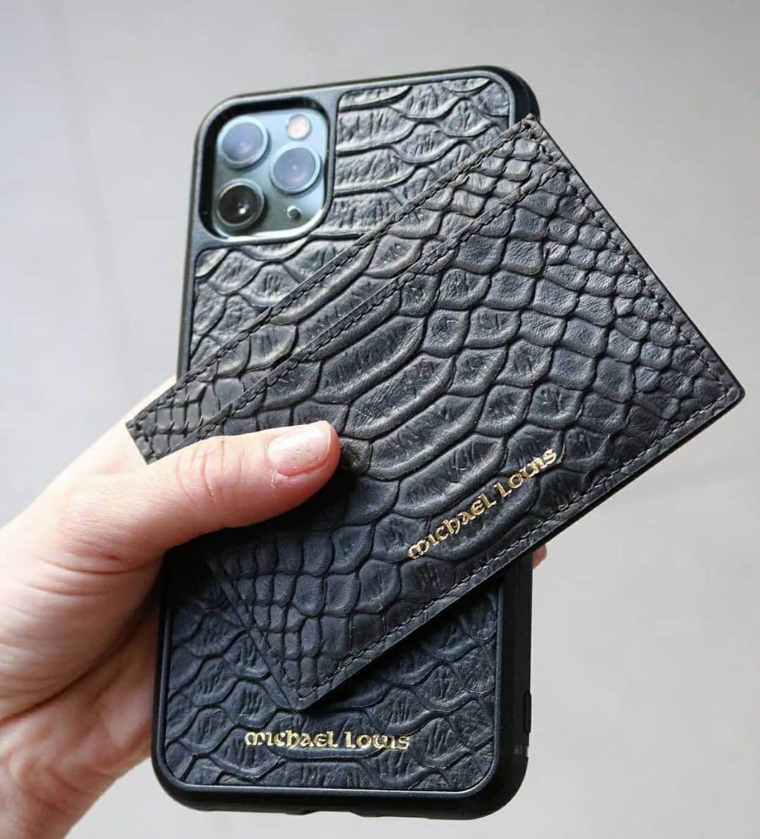 Kik:SoLeimanRTさんのインスタグラム写真 - (Kik:SoLeimanRTInstagram)「The full @michaellouisny Black Python Set   Save 20% off at michaellouis.com with code HOLIDAY20   Offer available for a limited time.」12月11日 11時39分 - carinstagram