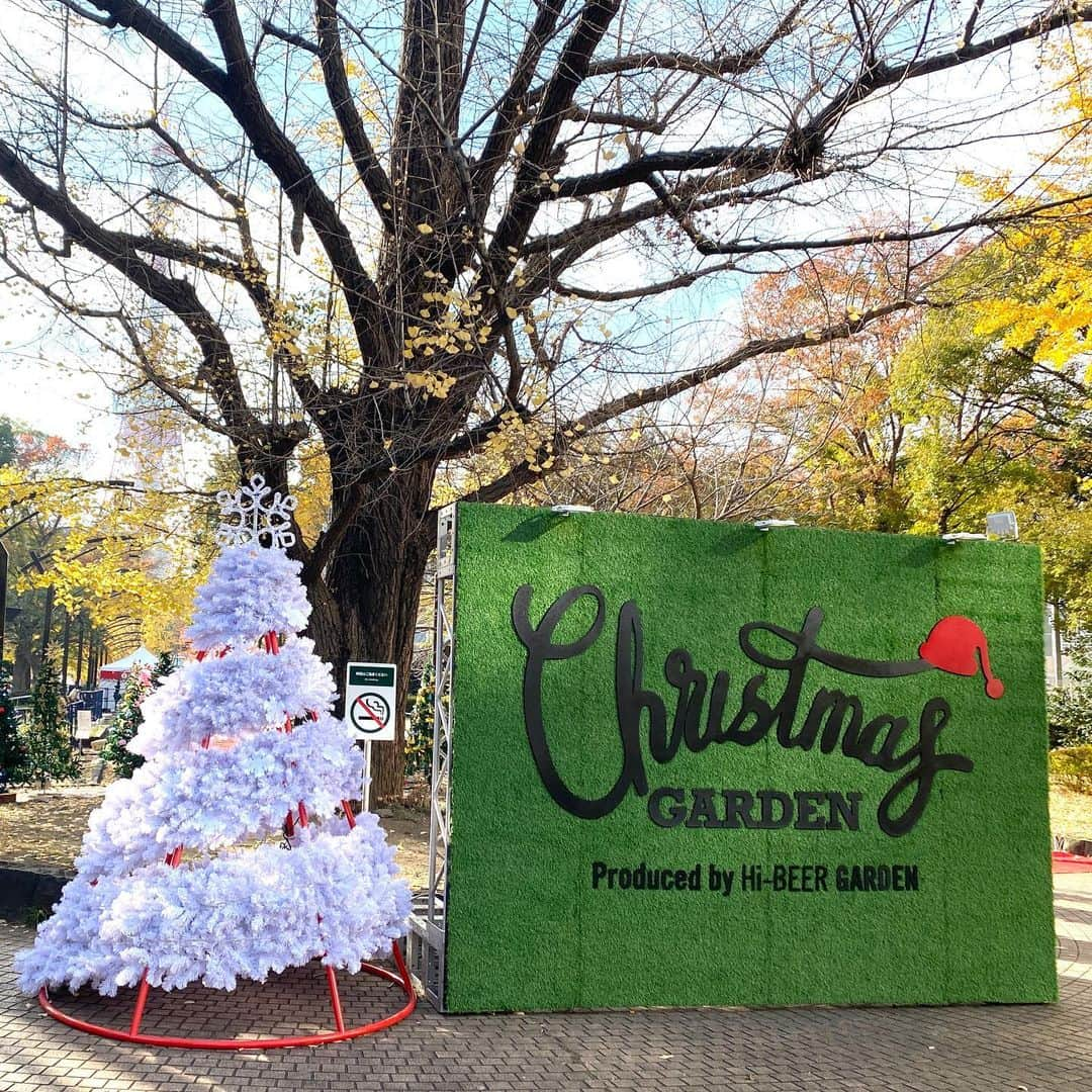 run+さんのインスタグラム写真 - (run+Instagram)「今夜の RUN+ 月例ラン2 #クリスマスマーケット はしごラン ラストの #クリスマスガーデン in #芝公園 🎄 絶好のラン日和♡  大使館やフラワーショップ等様々なクリスマスツリーが 両サイドに飾られてて見てるだけでも楽しくて華やか✨  #写ラン #写真で伝えたい私の世界 #走れるって幸せ #走れるって当たり前じゃない #ゆるラン #街ラン #街RUN  #ハシリマシタグラム #ハシリマスタグラム #igランナーズ #走るを楽しむ #写ラン  #ランニング好きな人と繋がりたい #ランナーさんと繋がりたい #igランナーズと繋がりたい  #RunForSmile #Runday #RunLovesLife #runstagram @runplus #aday」12月11日 11時50分 - runplus