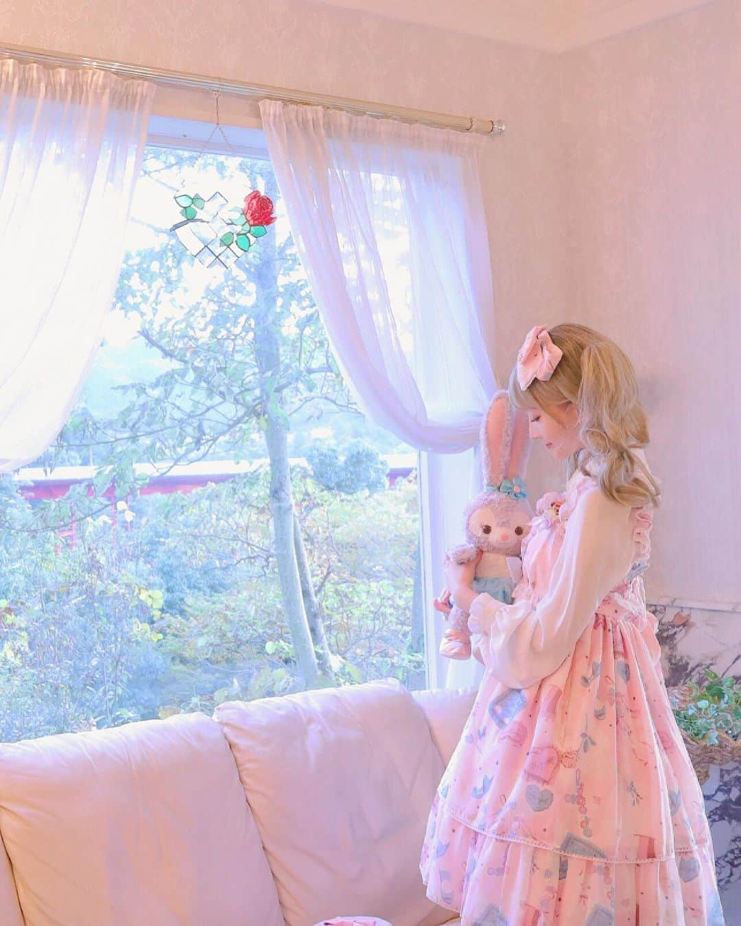 Chikako千佳子さんのインスタグラム写真 - (Chikako千佳子Instagram)「#lolitafashion #angelicpretty #babythestarsshinebright #sweetlolita #classiclolita #myfavouriteroom」12月11日 12時57分 - cindychikako