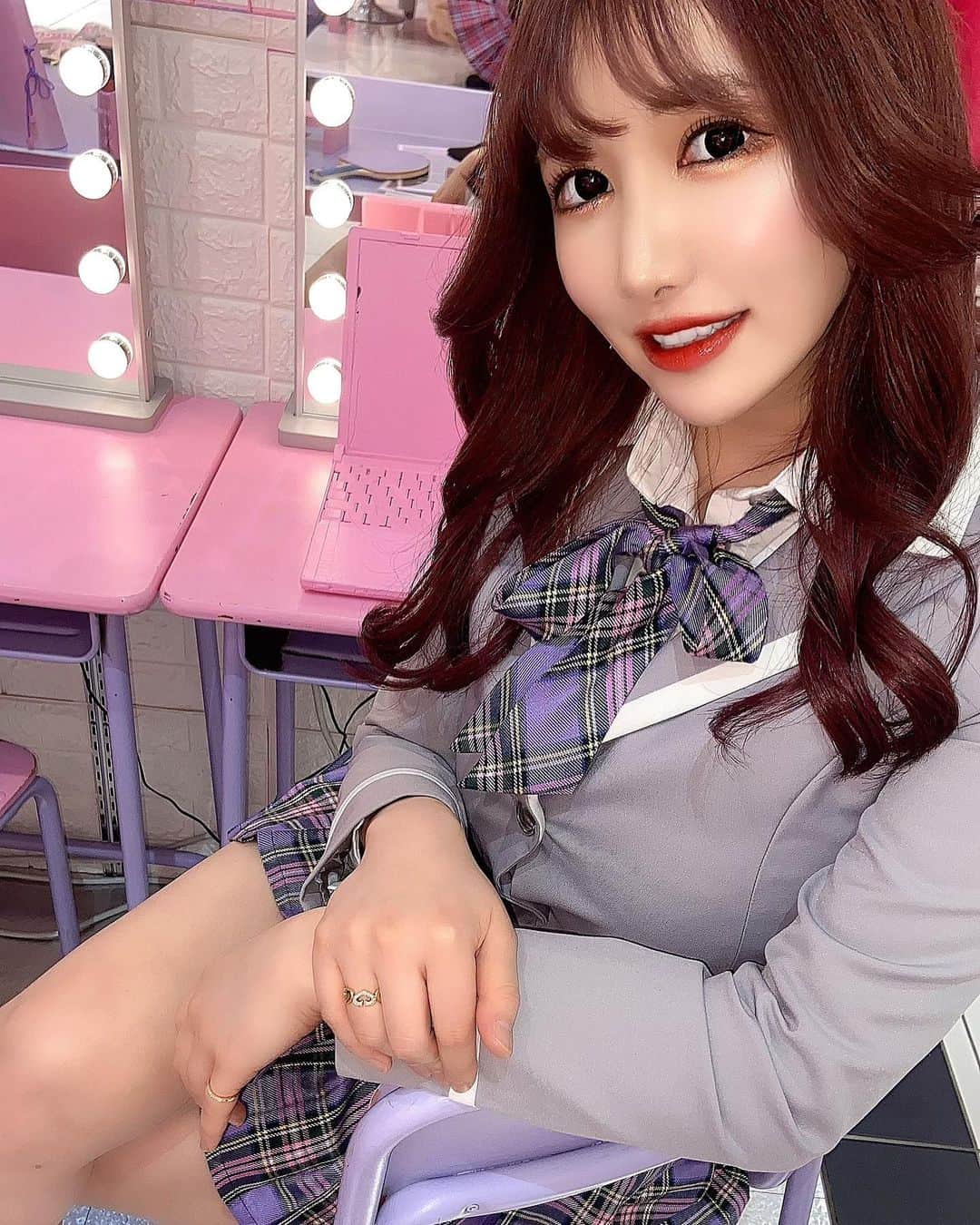 若月みいなさんのインスタグラム写真 - (若月みいなInstagram)「韓国の制服きゃわ🥴💜ちょあ🥴💖 #韓国制服  #교복  #choa  #choa_japan  #좋아  #学生時代ブレザー着たかったぁ  #26歳児に制服は限界突破」12月11日 13時19分 - wakatsuki_cmore