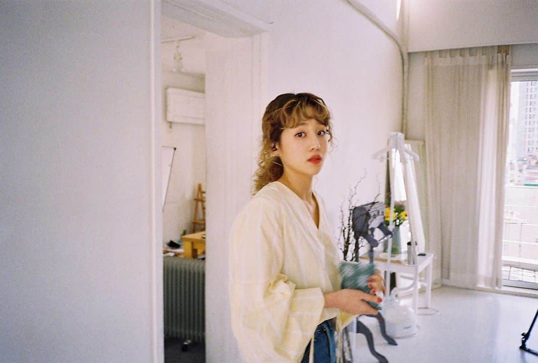 パク・ボラムのインスタグラム：「옛사진보며 눈으로 여행하기 😢 나쁜 코로나 .. 다들 건강하시고 이겨냅시다🙏🏻」