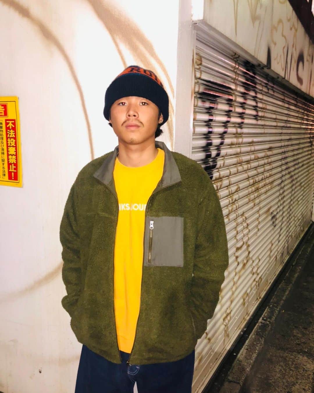PORT of CALL Cafe&Store Tokyoのインスタグラム：「﻿ #pocdstyle﻿ -New Arrival-﻿ @banksjournal﻿ 👕Label Crew﻿ (Dirty Black,Salmon,Bronze)﻿ 🧥Grand Fleece﻿ (Olive Military)﻿ Stocked @poc_daikanyama﻿ ポップでシンプルロゴトレーナー。﻿ 夜でもすごい映える、目立つんです〜👀💛笑﻿ 冬のお決まり、ボアフリース。﻿ どんなカラーにも合うのが👌﻿ #banksjournal  #banks #new #collection #portofcalldaikanyama #cafeandstore」