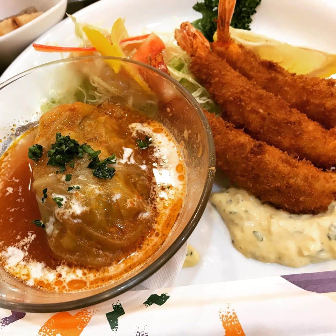中野耕史のインスタグラム：「赤穂から神戸に戻ってのランチは春日野道の #平戸屋 へ🍤 店員さんの笑顔、割り箸のデザイン、もちろん味わい 数年ぶりに来ても変わらない安心感が嬉しい😊 ごちそうさまでした。 #神戸 #ランチ」