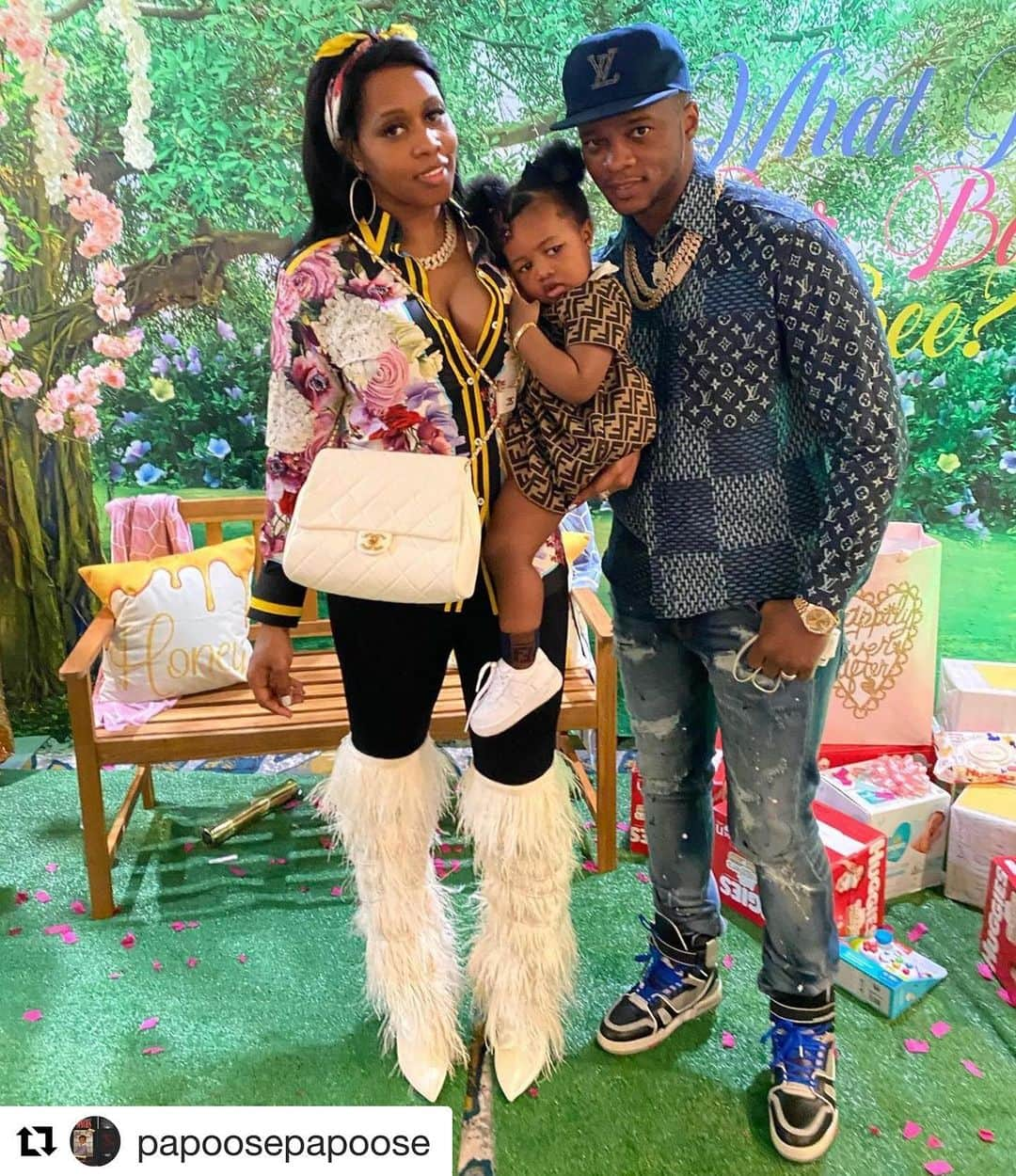 レミー・マーのインスタグラム：「#Repost @papoosepapoose ・・・ Life is great when you stand the test of time. #blacklove #thegoldenchild #RemyMa Sidebar: can’t believe my lil baby bout to be 2🥲she’s growing too fasttt」