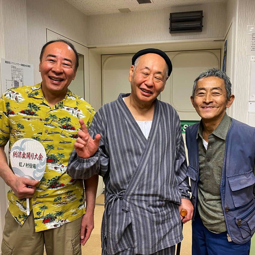 モト冬樹のインスタグラム：「三人のじじー#ドラマ撮影#にじいろカルテ#楽しかったな」