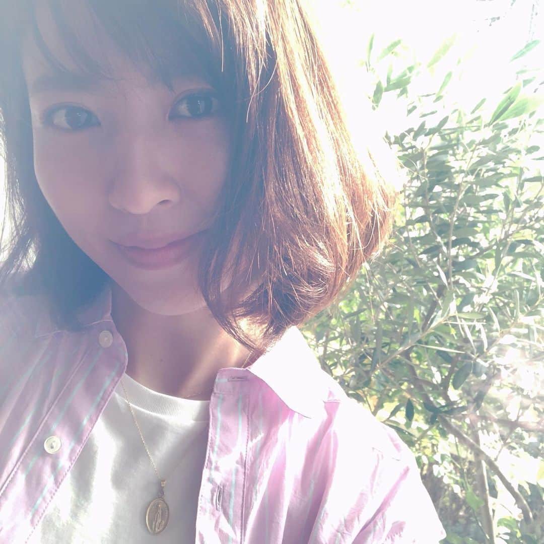 小畑由香里のインスタグラム：「✤  お仕事終わり〜  今日は初めましての メイクさんだったけど とっても楽しくて あっという間でした  軽食も美味しかったぁ  さてと。 帰ろうか😊」