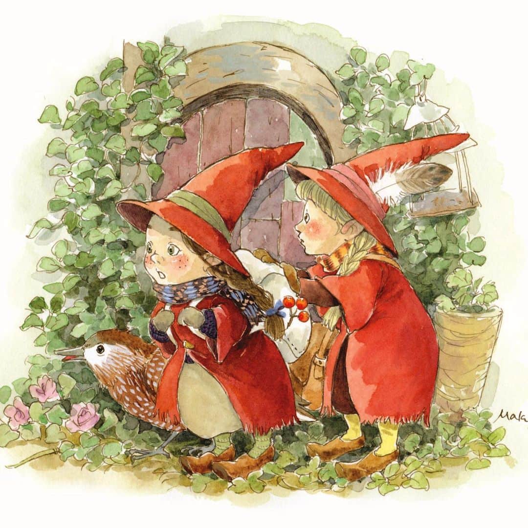 のインスタグラム：「2021年カレンダー The Garden with Tomten  creema オンラインショップ でもご覧いただけるように なりました⭐️ https://www.creema.jp/item/10836257/detail  よろしければご覧になってください😌 #2021年カレンダー#カレンダー#北欧#トムテ#絵本 風#いなとめまきこ#hygge#ヒュッゲ#犬#グレートピレニーズ#猫#バーニーズマウンテンドッグ#水彩画#イラスト#イラストレーター#手仕事のある暮らし#クリーマ#クリーマで販売中#creema#calendar2021#tomte#illustration#artwork」