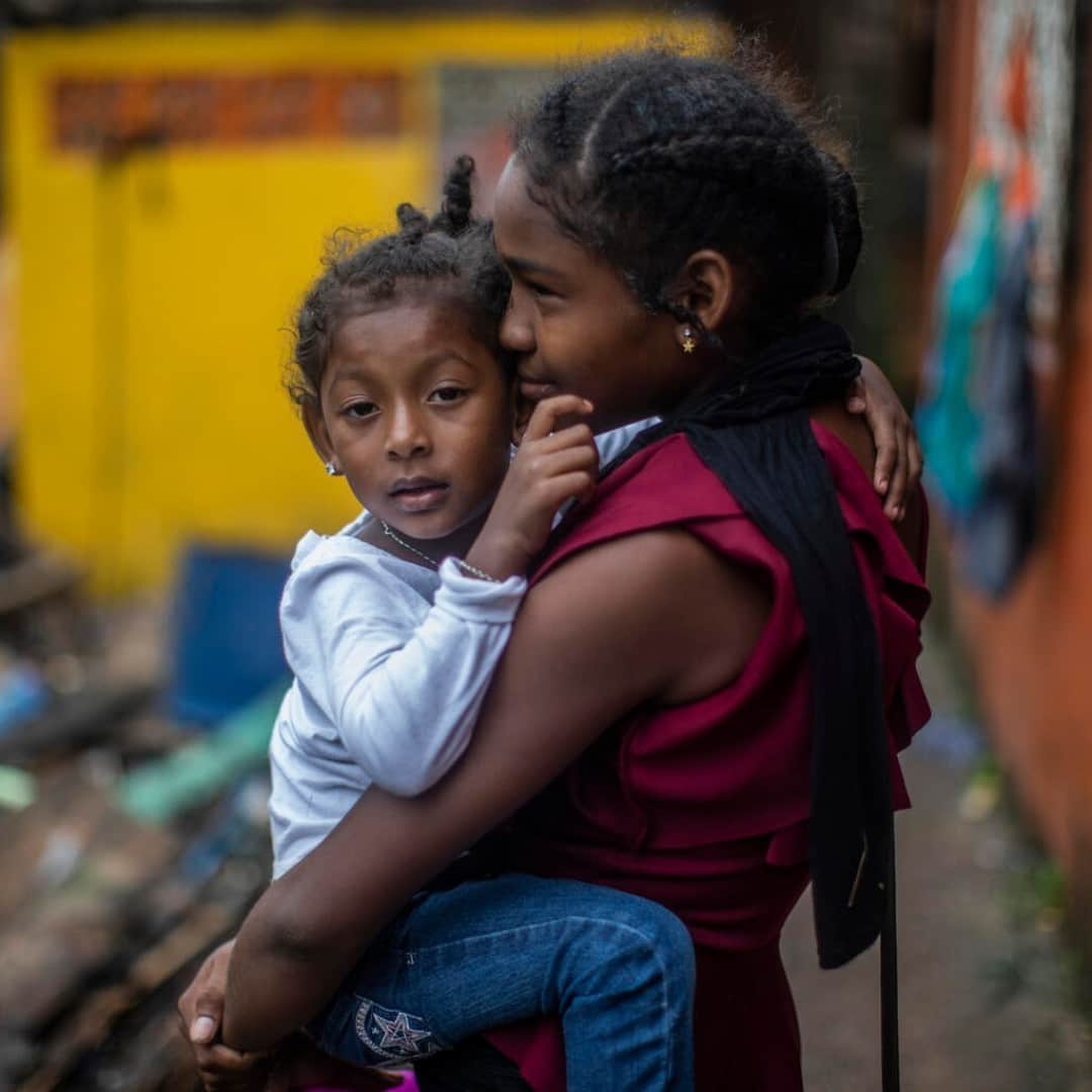 unicefさんのインスタグラム写真 - (unicefInstagram)「A young woman carries her cousin through the rubble of her home in the aftermath of Hurricane Iota in Nicaragua, November 2020. ⠀ ⠀ From typhoons to severe droughts, the number of climate-related disasters has tripled in the last 30 years.⠀  ⠀ To protect children and families, UNICEF is calling on governments to take urgent climate action, including meeting the targets in the Sustainable Development Goals and #ParisAgreement.⠀  ⠀ © UNICEF/UN0372370/Ocon/AFP-Services」12月11日 14時15分 - unicef