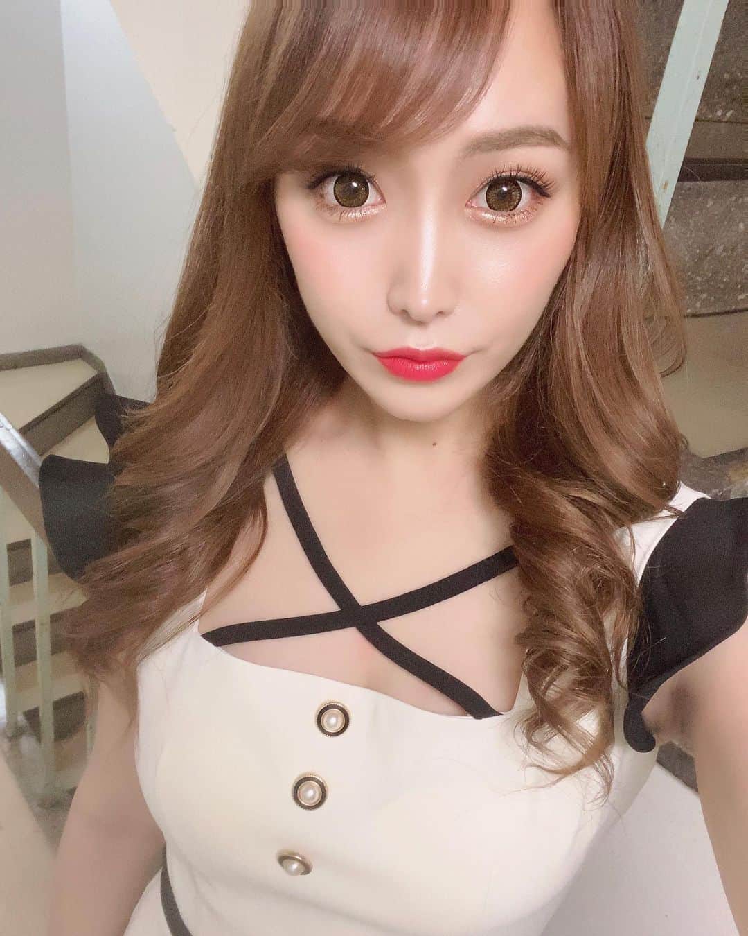ゆうかのインスタグラム：「韓国のドレス可愛くてすき🥰💓 ただおっぱいが盛れない😐 #東京#新宿#歌舞伎町#アジアン#アジアンクラブ#キャバ嬢#キャバクラ」