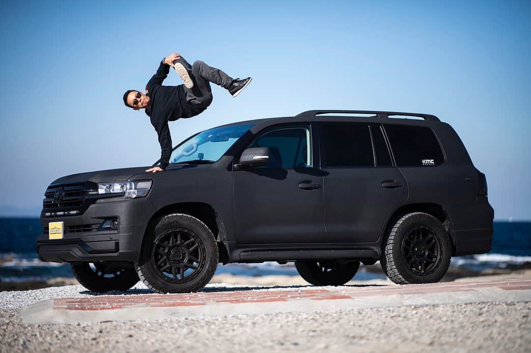 野中泰輔のインスタグラム：「ROAD TRIP 2020🚗 OUTDOOR STYLEって事でキャンプ⛺️釣り🎣 ロードトリップだからこそ出来る事👍  📸 @jason_halayko   #bboytaisuke #ROADTRIP2020 #THEJAMFINAL2020 #GoProJP #ASIANZ #AXF #スタバズ #レッドブル #flexdream #NewEraJapan #MAKAVELIC #thejamから世界へ @thejam_japan @goprojp @asianz_staff @buzz_rental」