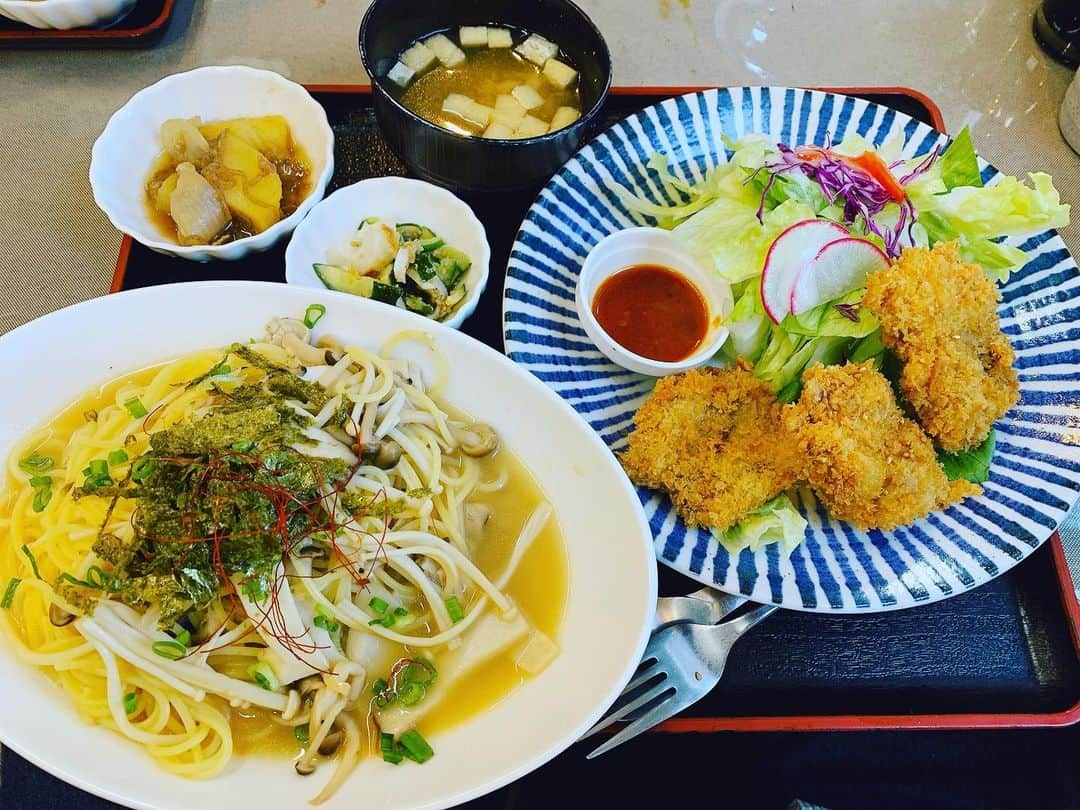 HIROさんのインスタグラム写真 - (HIROInstagram)「パスタ多い・・・まぁ良いか😙 #日替わりランチ #日替わり  #ランチ #昼ごはん #美味い  #パスタ #ひとくちカツ」12月11日 15時36分 - hiro19770420