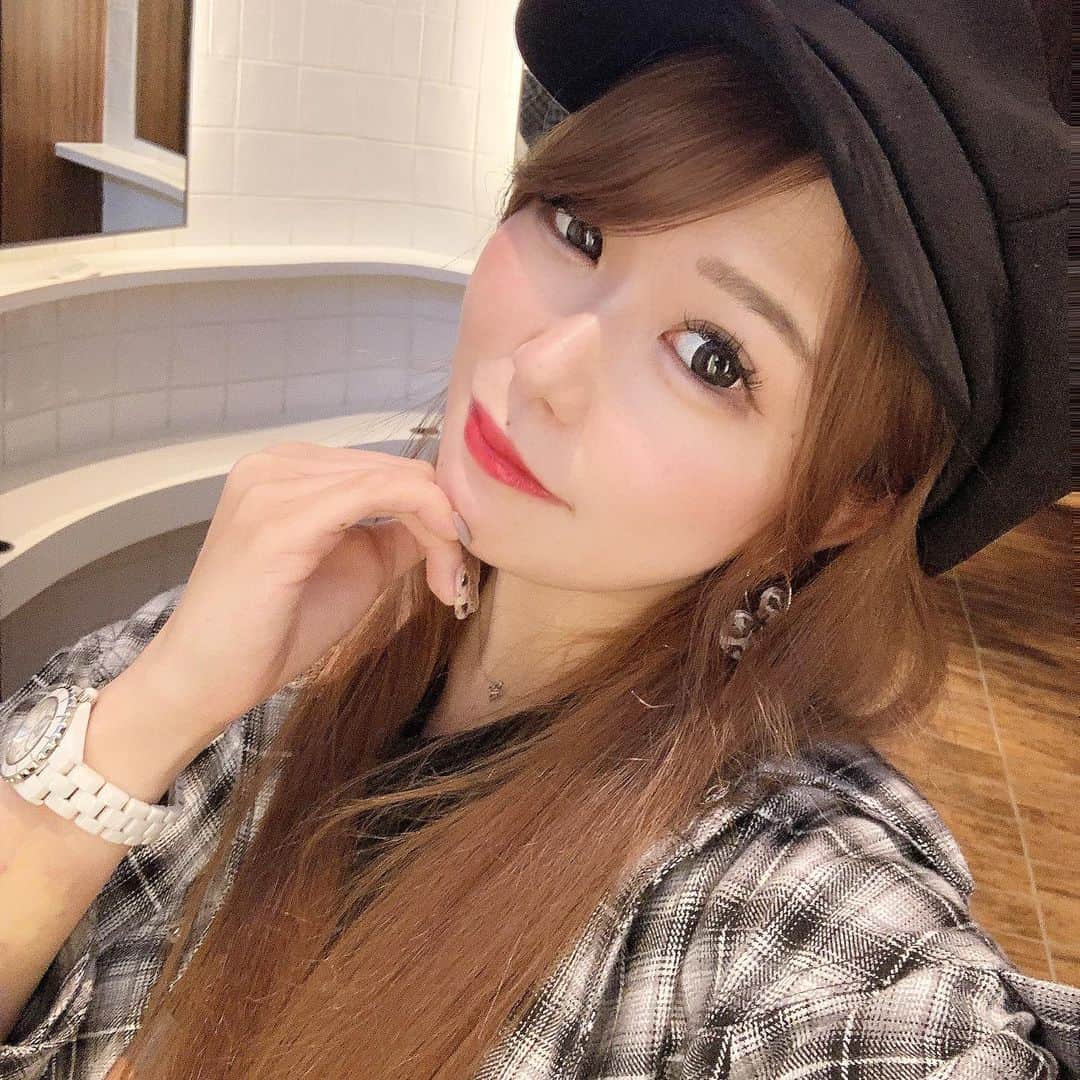 愛咲えれなのインスタグラム：「.. . 今月休みなしで 毎日出勤してます😊♥️ . 大阪府大阪市中央区東心斎橋2-3-17 パピヨンビルB1F . Club IRIS 愛咲 えれな  . #愛咲えれな #きゃばきゃば #美女と野獣　#キャバ嬢 #iris #キャバクラ #クラブ #ミナミ #北新地 #宗右衛門町 #ポケパラ #指名 #えれな #シャネル #バースデーイベント #シャンパン #アルマンド #踊れるキャバ嬢 #踊れるキャバ嬢といえばえれな #イリス #ホステス #いいね返し #キャバ #ソウメイジャパン #ベルロゼ　#クラブイリス #黒髪ロング #フォロー増やしたい」