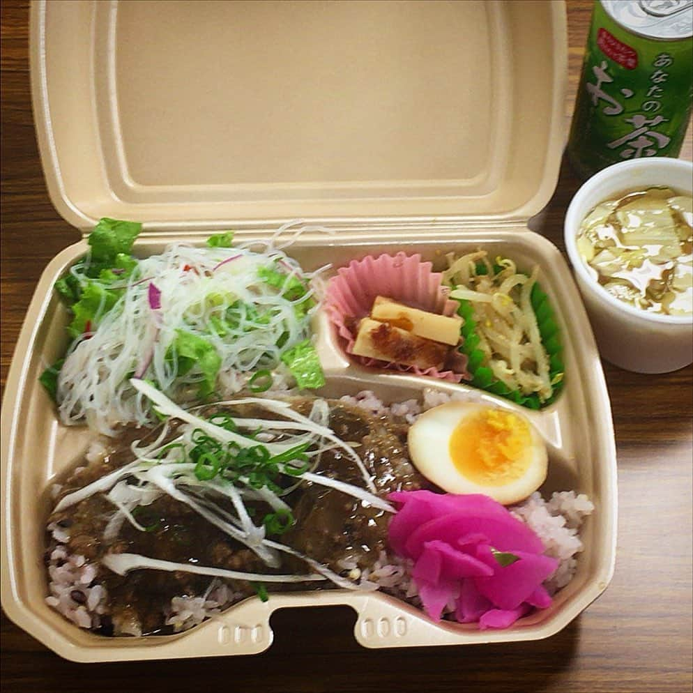 田中香子さんのインスタグラム写真 - (田中香子Instagram)「五穀米の麻婆茄子丼◎  #撮影 #撮影日和 #ロケ #ロケ弁 #ロケ弁いただきまsoo」12月11日 15時41分 - soo.yt