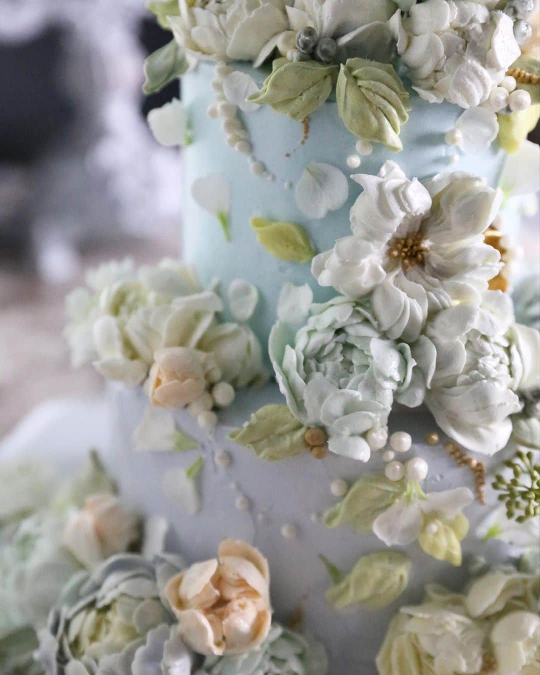 청담 수케이크 (atelier soo)さんのインスタグラム写真 - (청담 수케이크 (atelier soo)Instagram)「ㅡ Weddingcake.  With @cake_fleuri 선생님과함께 오늘의행복은여기에담았네요🤍 Buttercream flower cake  ㅡ #flower #cake #flowercake #partycake #birthday #bouquet #buttercream #baking #wilton #weddingcake #Weddingsoo ㅡ www.soocake.com vkscl_energy@naver.com」12月11日 15時52分 - soocake_ully