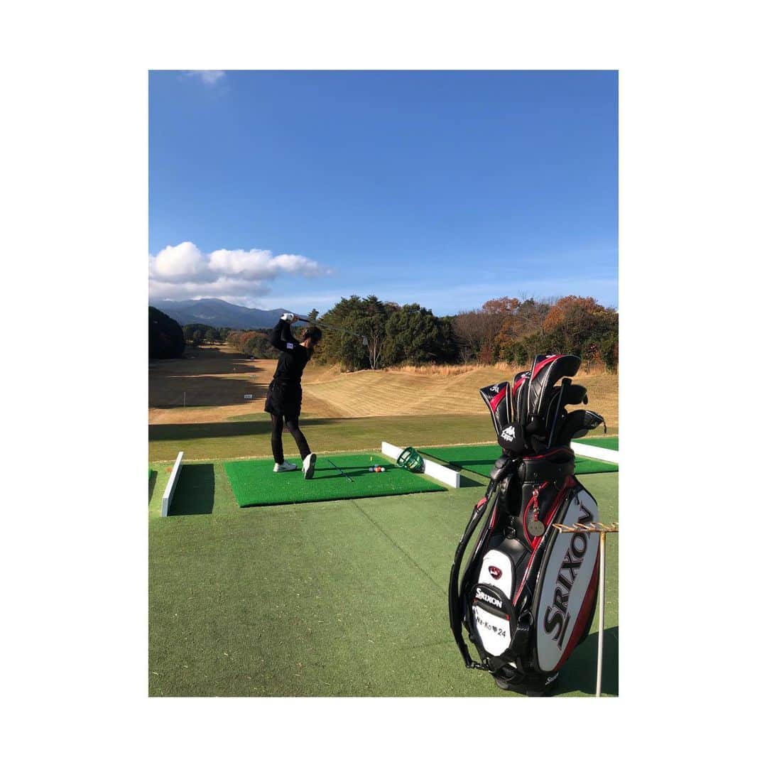 林菜乃子さんのインスタグラム写真 - (林菜乃子Instagram)「.  @golfnetwork  さんの 「ひとりゴルフ」の収録でした⛳️🌞  ここはどこでしょう~？？  放送日は1月27日🗓 近くなったらまた告知しまーす！  #ひとりゴルフ #golfnetwork」12月11日 16時23分 - h._.nanoko24