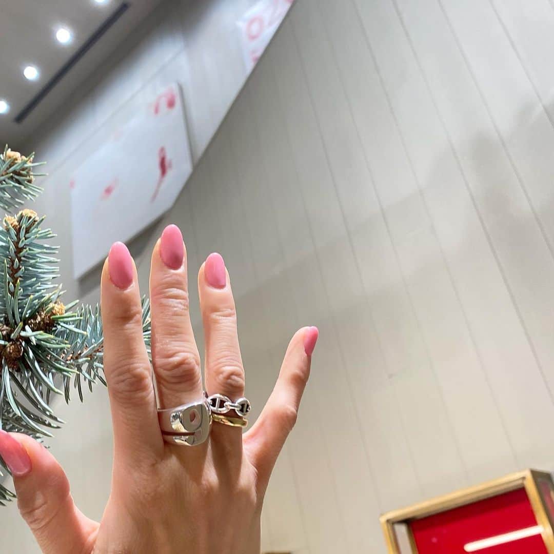 H BEAUTY&YOUTHのインスタグラム