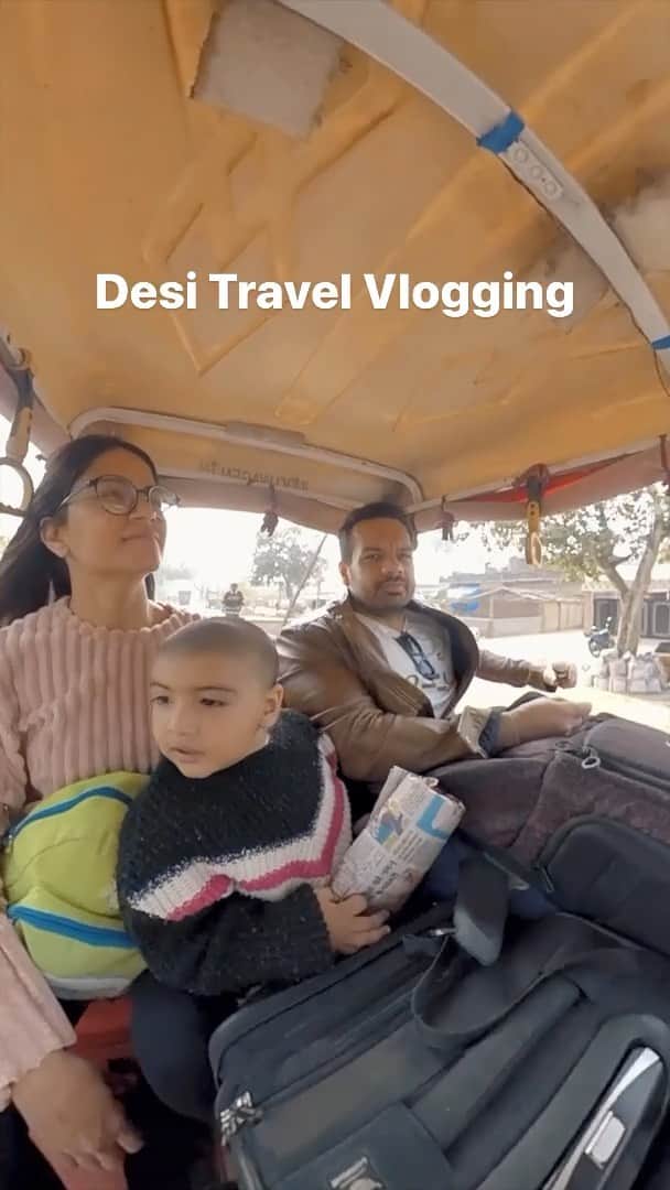 Gaurav Tanejaのインスタグラム：「Our ride to the airport #flyingbeast #DesiVlogging」