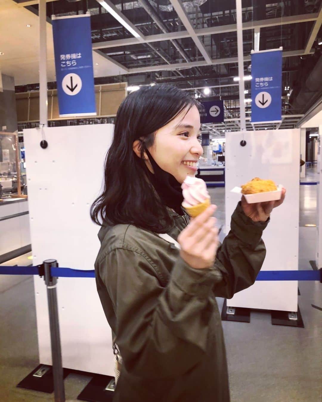 仮谷せいらのインスタグラム：「だってアイスもチキンも食べた〜いし🍦🍗  #ニコイチという曲で #パスタもピザも食べたいって歌詞書いたら #どっちもちょこっとずつ食べたいから #早く仲直りしよって事 #水谷さんに @405mhz  #そんな周りくどい女は嫌だ #と言われました笑 #可愛い曲なので聴いてみてね」
