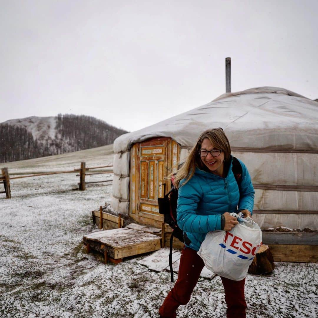 ヘイゼル・フィンドレーさんのインスタグラム写真 - (ヘイゼル・フィンドレーInstagram)「Last year @madeleine_cope and I went on a new routing trip to Mongolia. I think Maddy’s face in the second photo sums it up: yes it was amazing and wonderful but it was also not quite what we expected 😂 Jen Randall @lightshedpictures and @alex_c_gorham created a film about the adventure which will be in this years @reelrock The other films also look amazing. I’m most excited to see Deep Roots the film about Lonnie Kauk and Magic Line, a route I also climbed last year. Lonnie is a real character and as the film suggests he has deep roots to that line and to Yosemite Valley. Well done to everyone involved in these films, they are not easy to make but we hope that they contribute some positive vibes towards the closing of the 2020 chapter. Thanks for all the organisations that helped the trip go ahead @blackdiamond @seatosummit @mammut_uk @teambmc @lasportivagram Link in bio for tickets」12月11日 17時17分 - hazel_findlay