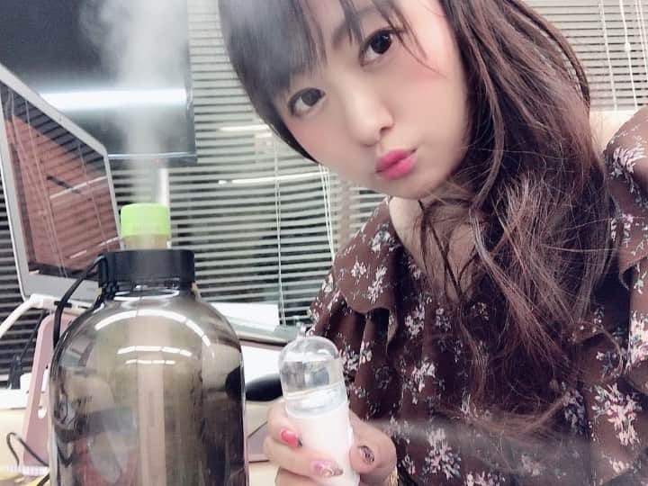 小山夏希のインスタグラム：「加湿しまくり  この加湿スリーコインズと100均で出来ています」