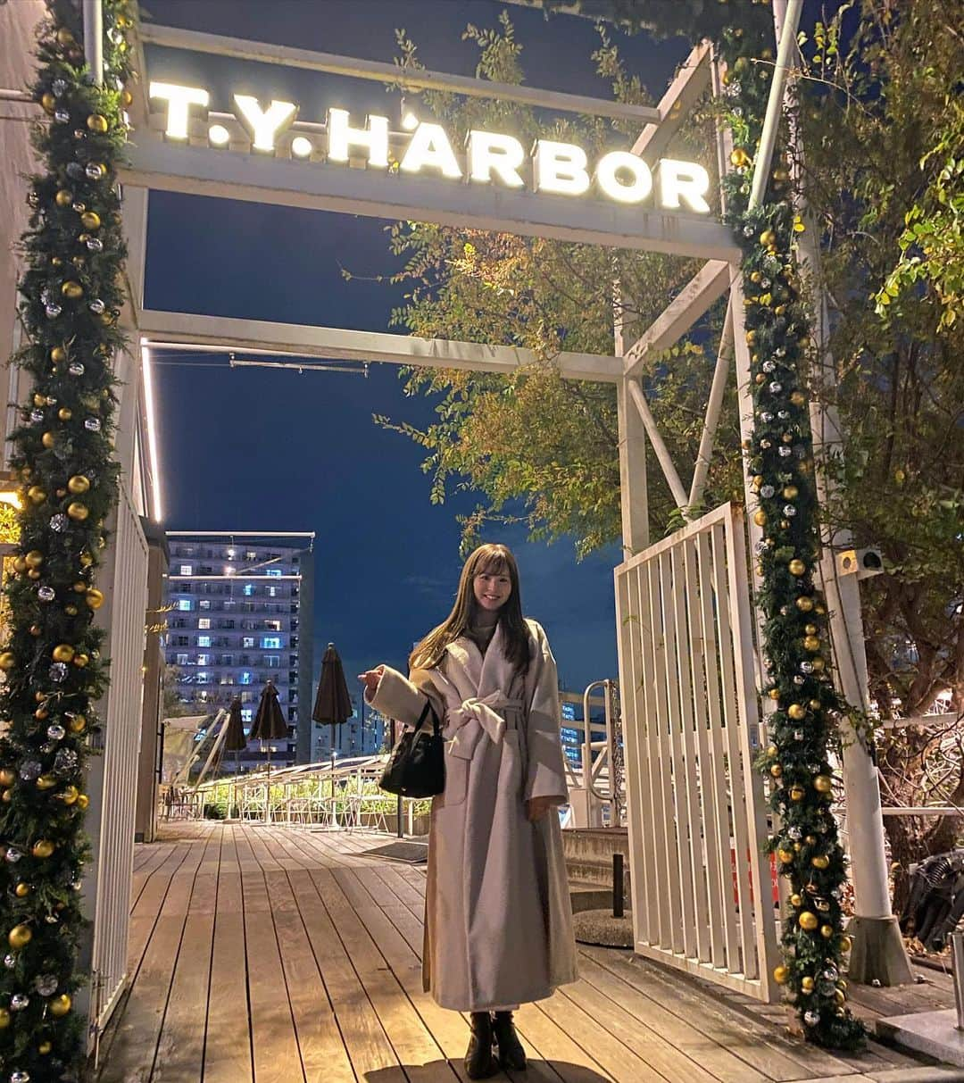 安田七奈さんのインスタグラム写真 - (安田七奈Instagram)「街がクリスマス☺️🎄 幸せな気持ちになる❤️  サンタさん来るかな🎅？  #tyharbor #christmas  #安田七奈 #なーちゃ #レースクイーン #rq #ラウンドガール #グラビア #グラビアアイドル #グラドル #インスタグラビア #ムチムチ #むちむち #wedssport #bandoh #セクシー #セクシー美女#wedssportracinggals #followme #japanese #japanesegirl #instagood #instalike #photooftheday #팔로우 #얼스타그램 #粉我 #非常好 ⠀ ⠀」12月11日 17時58分 - nana_yasuda