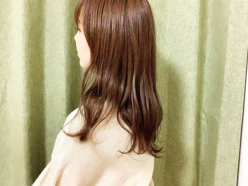西村菜那子さんのインスタグラム写真 - (西村菜那子Instagram)「前髪ちょびっと✂️ 全体もちょびっと✂️ カラーは若干暗め💇‍♀️ 美容院行くと気持ちが上がる…😌」12月11日 18時15分 - nanako_nishimura