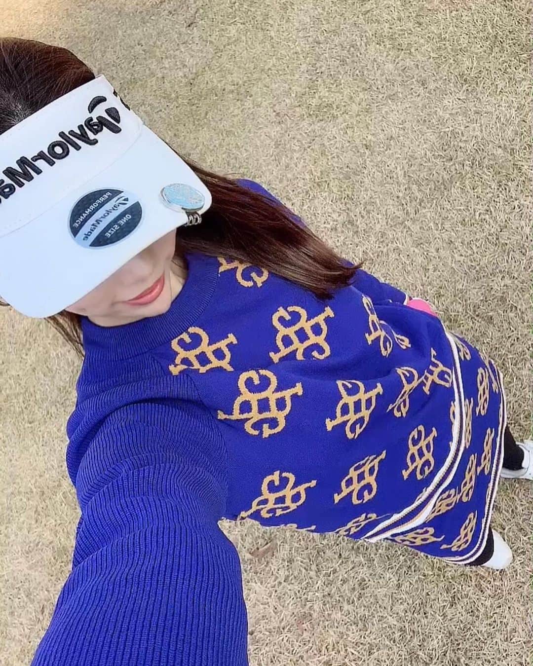 YOUのインスタグラム：「初バーディー記念日🧸💙  嬉し過ぎて飛び跳ねた♪ ラウンドでシャローできるように練習頑張ろっと🥺笑  #golf#シャロー #ゆちゃんのゴルフ成長記録」