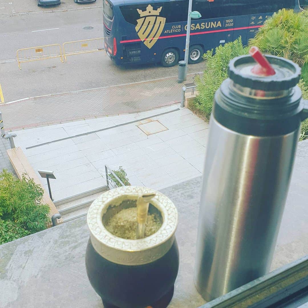 のインスタグラム：「Empezando la mañana, hoy es un gran dia para sumar 3 puntos 👌🏾🤙🏽」