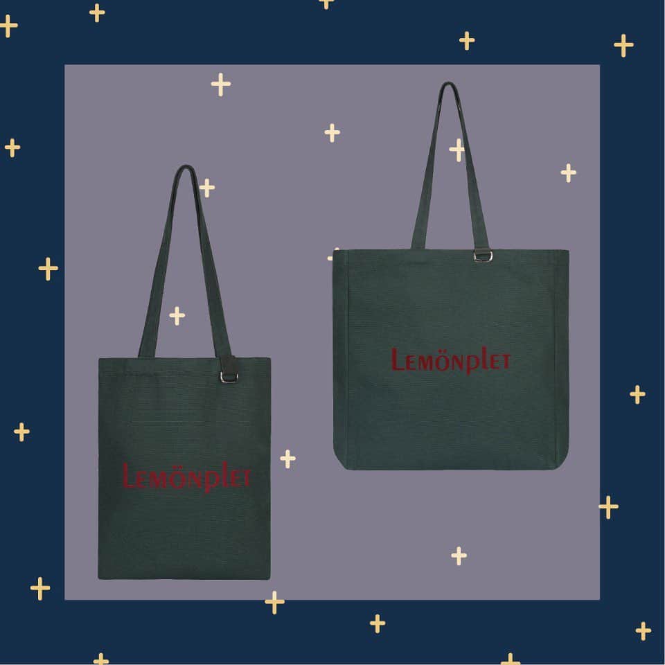 Official lemönplet Instagramさんのインスタグラム写真 - (Official lemönplet InstagramInstagram)「Lemönplet’s canvas bags come in two sizes and they can be matched with any looks😉 Our glittery logo on these bags will sparkle throughout this holiday season❄️🌟   #lemonplet #레몬플렛 #レモンプレート」12月11日 18時32分 - lemonplet.official
