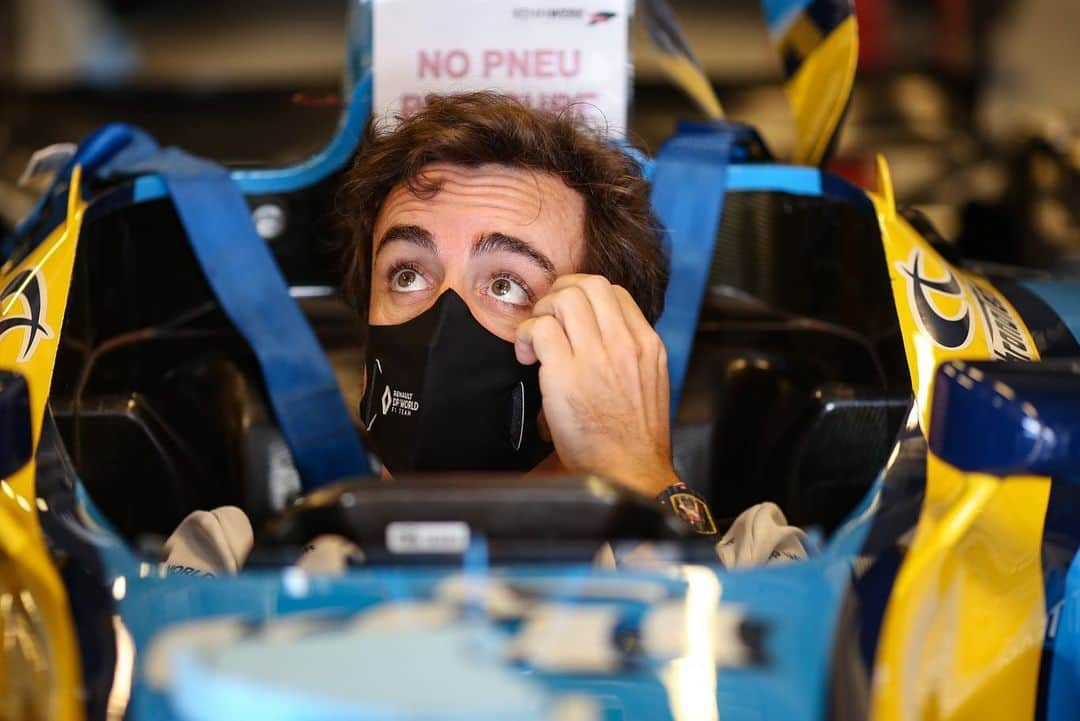 フェルナンド・アロンソさんのインスタグラム写真 - (フェルナンド・アロンソInstagram)「💙💛」12月11日 18時48分 - fernandoalo_oficial