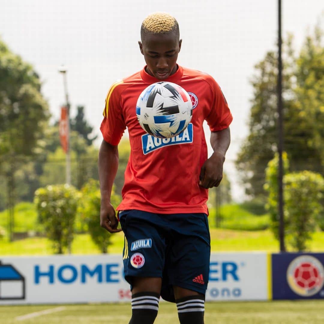 サッカー コロンビア代表チームのインスタグラム：「Nuestra Selección Masculina Sub 20 sigue su preparación  @yerson_mosquera_v @yefersonpaz28 @carlostorres6853 @shirraaa10  #VamosColombia🇨🇴」