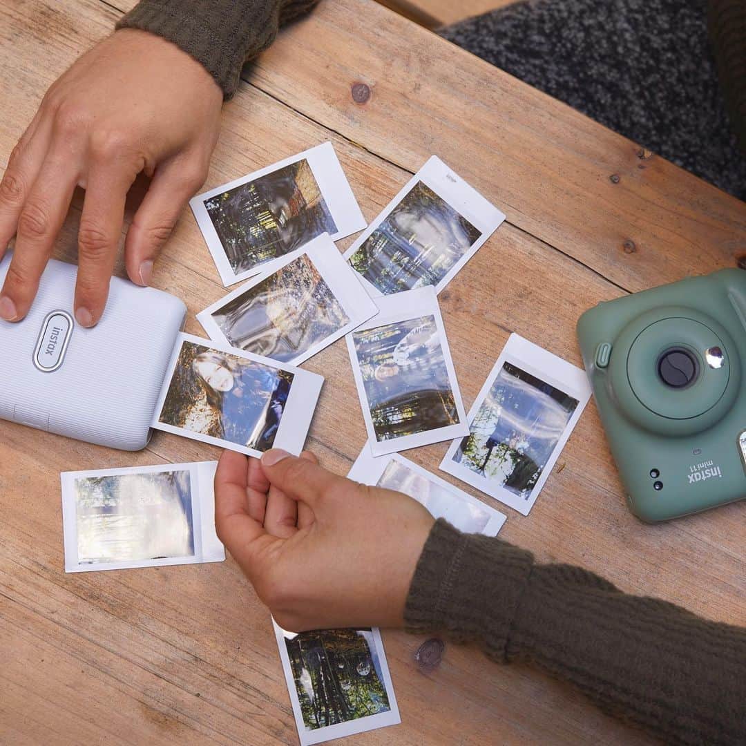 Urban Outfittersさんのインスタグラム写真 - (Urban OutfittersInstagram)「Giveaway time! 🌟 Comment here to enter to win the @fujifilm_instax_northamerica Holiday Bundle, including the UO Exclusive Mini 11 Instant Camera, The Mini Link Smartphone Printer, and film. We'll randomly select a winner by Monday, 12/14. #UOTech」12月12日 5時02分 - urbanoutfitters