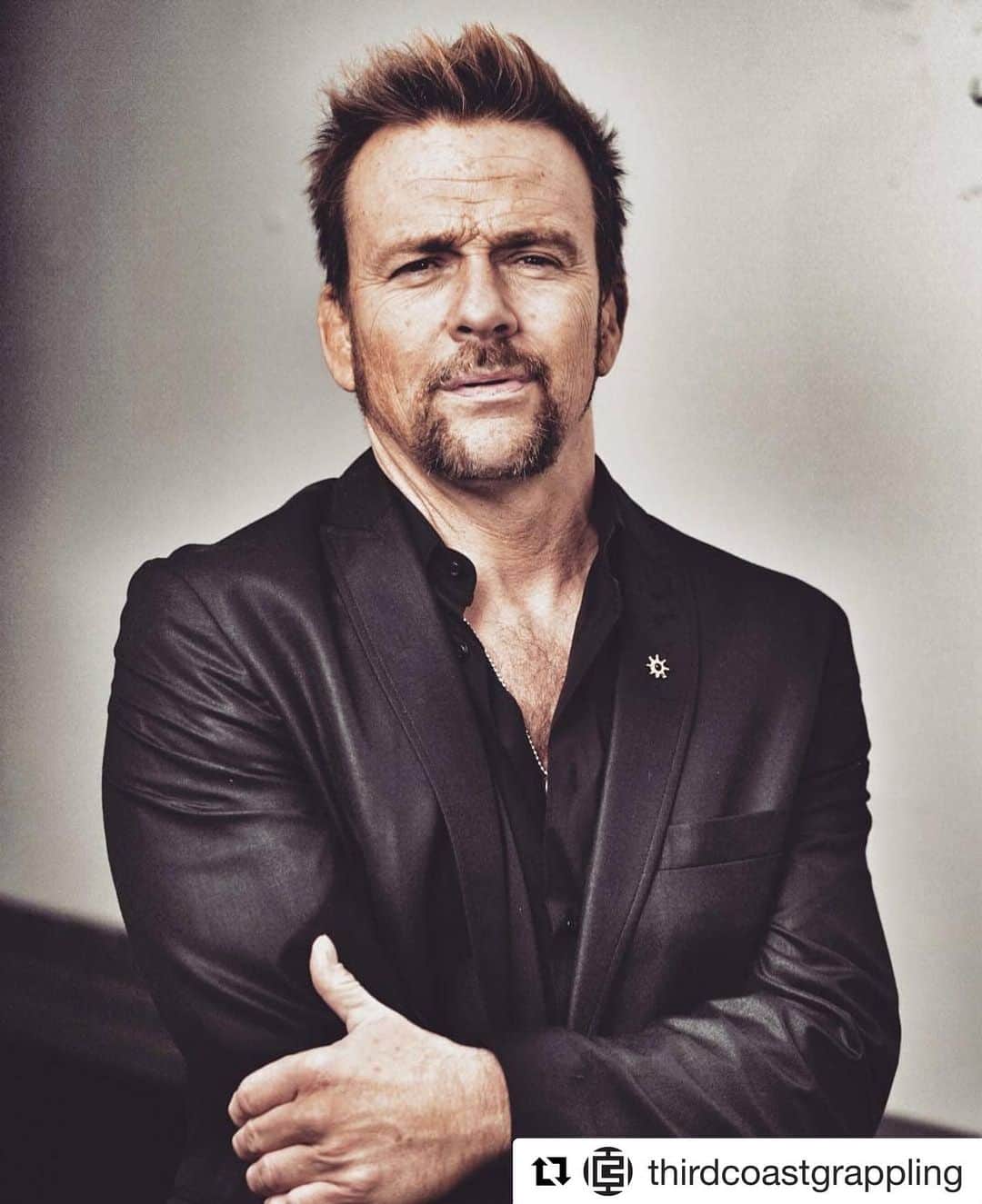 ショーン・パトリック・フラナリーのインスタグラム：「👊🏼 #Repost @thirdcoastgrappling ・・・ We are EXCITED and THRILLED to welcome Hollywood Icon and Brazilian Jiu Jitsu Black Belt Sean Patrick Flanery to our commentary booth for 3CG V.   You may know SPF from such classics as Powder and Boondock Saints but hes also one hell of a Jiu Jitsu practitioner and commentator.   Come say Hi and check out our new look Commentary team December 19th only on @flograppling @thejiujitsuheirloom @hbjjhouston」