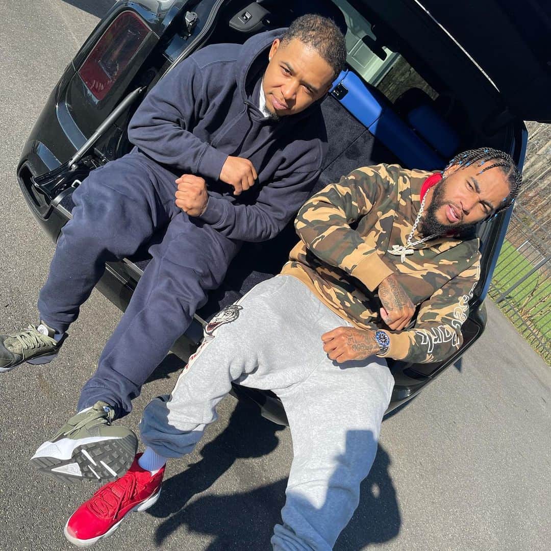 デショーン・ジャクソンのインスタグラム：「My brotha from anothÅ on Tha east coast @88__z0 South Central state of mind state always 💪🏾💯💯」