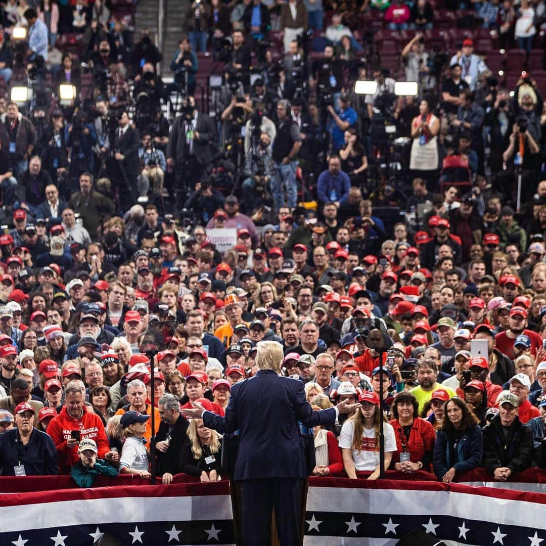 ドナルド・トランプさんのインスタグラム写真 - (ドナルド・トランプInstagram)「If the Supreme Court shows great Wisdom and Courage, the American People will win perhaps the most important case in history, and our Electoral Process will be respected again!」12月12日 5時39分 - realdonaldtrump