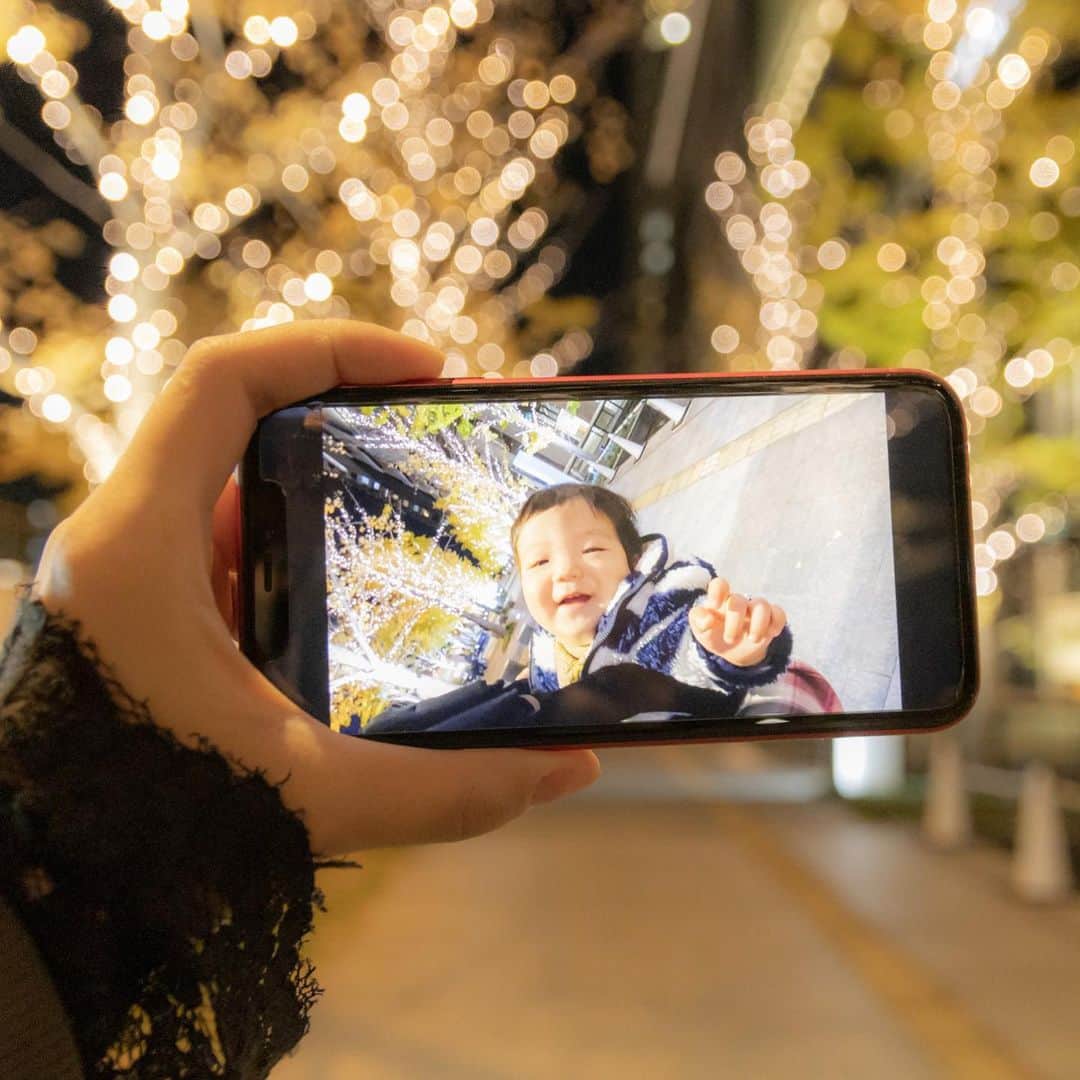 スマホの写真が売れちゃうアプリ「スナップマート」さんのインスタグラム写真 - (スマホの写真が売れちゃうアプリ「スナップマート」Instagram)「【受賞作品発表】グランフロント大阪「Grand Wish Christmas 2020」アンバサダー  いつもスナップマートをご利用いただきありがとうございます✨ グランフロント大阪「Grand Wish Christmas 2020」アンバサダー受賞作品を発表します🎉  今回は「大阪のクリスマスやイルミネーションといえば、グランフロント大阪！」を目指して、グランフロント大阪で過ごすクリスマスの楽しさを発信してくださるアンバサダーを募集しました✨  たくさん集まった応募者から選ばれた50名をアンバサダーに任命し、グランフロント大阪のクリスマスイルミネーションを撮影しに行っていただきました！  同時期にはクリスマスシーズン🎄を盛り上げるべく、オリジナルグッズが当たるグランフロント大阪主催のフォトコンテスト📸も開催。  そこで、アンバサダーの皆様にはテーマに合わせて撮影&コンテスト応募、そして、Instagramでグランフロント大阪のクリスマスの感想やフォトコンテストの案内を発信していただきました🎉  ＼受賞作品11作品を紹介します／  🎗グランフロントクリスマス賞  toripenphotoworkさん😀（ @toripen1photo ）  4oringoさん（ @4to___ ）  fumiya1114さん（ @i_am_fumiyasakai ）  nanas7さん（ @jump_out_sky ）  mayu04さん（ @om._.ayu ）  🎗クリスマスツリー賞  makimaiさん（ @makinomai.makimai ）  yukamama35bloodさん（ @yukamama35blood ）  fumiya1114さん（ @i_am_fumiyasakai ）  nakaniwaiceさん（ @kouki_kitagawa24 ）  t5792さん（ @toshihiro7183 ）  🎗クリスマスムービー賞   Yukaさん（@yukaoo0oo）  ﻿おめでとうございます！  アンバサダーの皆様に撮影いただいた作品は、公式Instagramアカウント（@grand.front.osaka）や広告などで使用される可能性があります。これからもフォロー＆チェックしてみてくださいね！   #フォトコンテスト #写真を撮るのが好き #置き画くら部 #カスタマイズエブリデイ #物撮り #カメラ好きな人と繋がりたい #写真好きな人と繋がりたい #アンバサダー #snapmart #グランフロント大阪 #クリスマス #グランフロントクリスマス #イルミネーション #シャンパンゴールド」12月11日 20時45分 - snapmart.jp