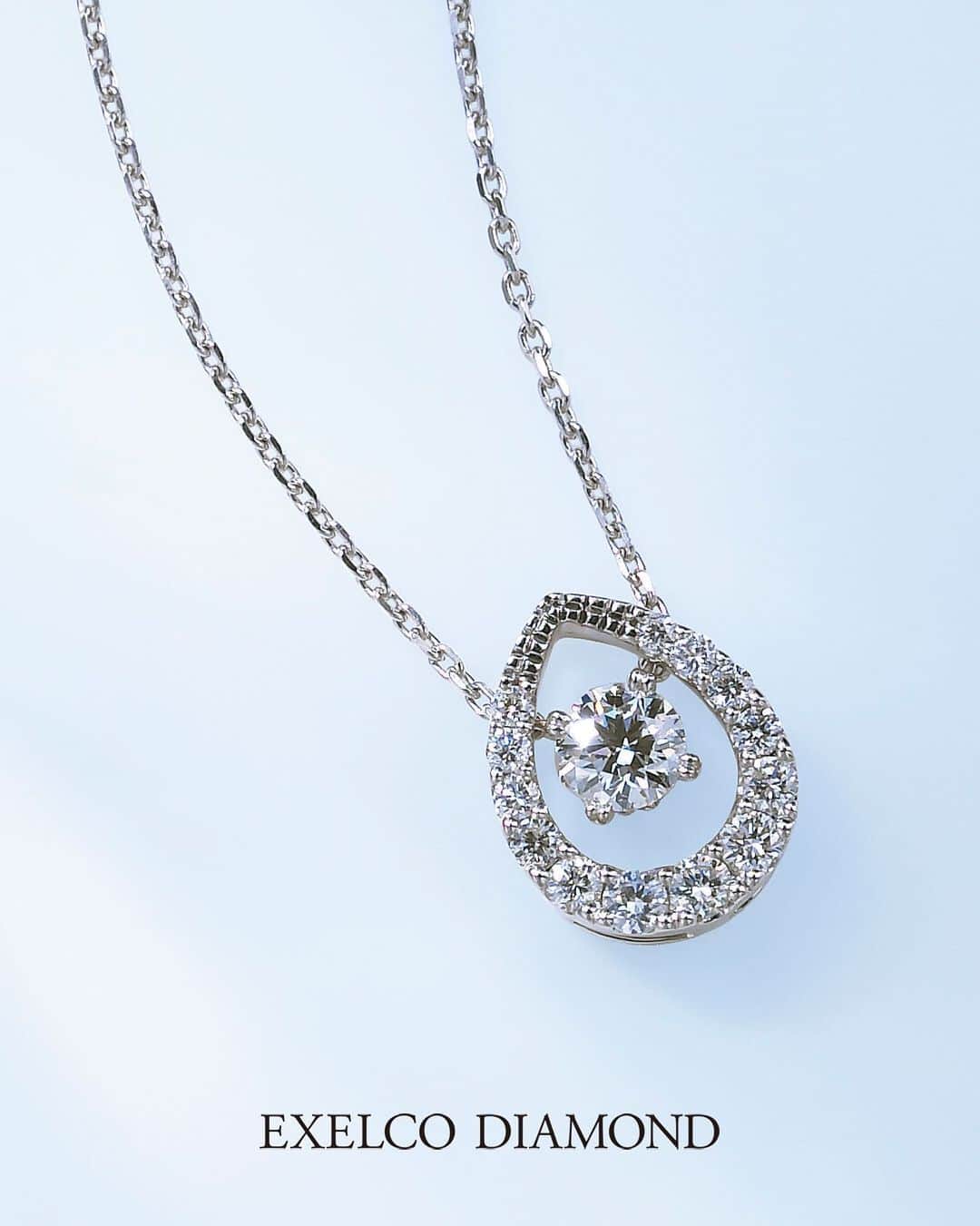 エクセルコ ダイヤモンド 婚約指輪♔結婚指輪のインスタグラム：「* 《 Mille éclats -ミルエクラ- 》  女性に誇りや自信を与える至高の光。 日々進化し美しく輝く女性と響きあうように、 輝きの輪が広がります。  自分らしいカスタマイズを楽しめるコレクション  おふたりの大切な想い出になる たったひとつのダイヤモンドとの運命の出会いを お手伝いさせていただきます。  #exelcodiamond #エクセルコダイヤモンド #diamondjewelry #christmaspresent」