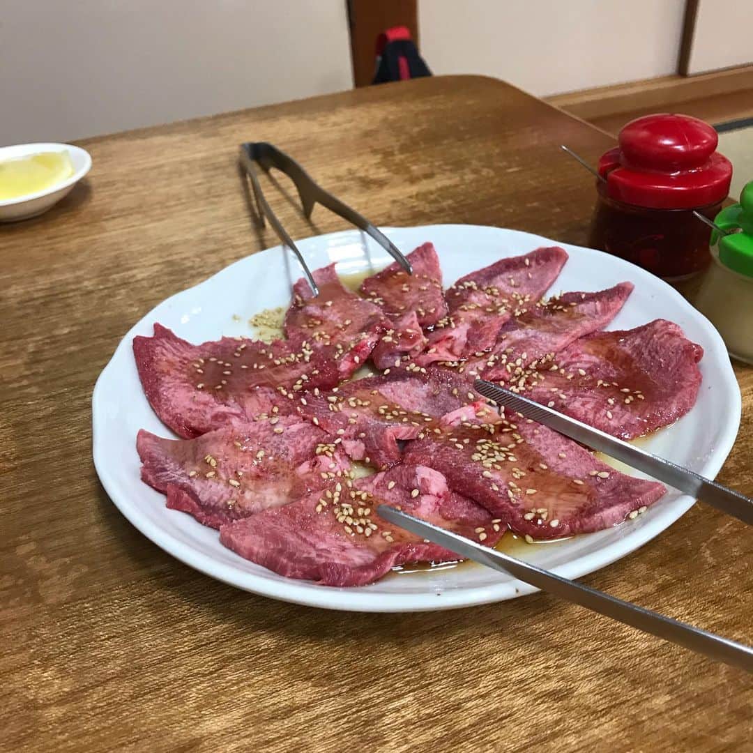 古久保健二さんのインスタグラム写真 - (古久保健二Instagram)「美味しいお肉を、ありがとうございます😊 No. 1 の焼肉だ✌️」12月11日 21時22分 - kenjifurukubo