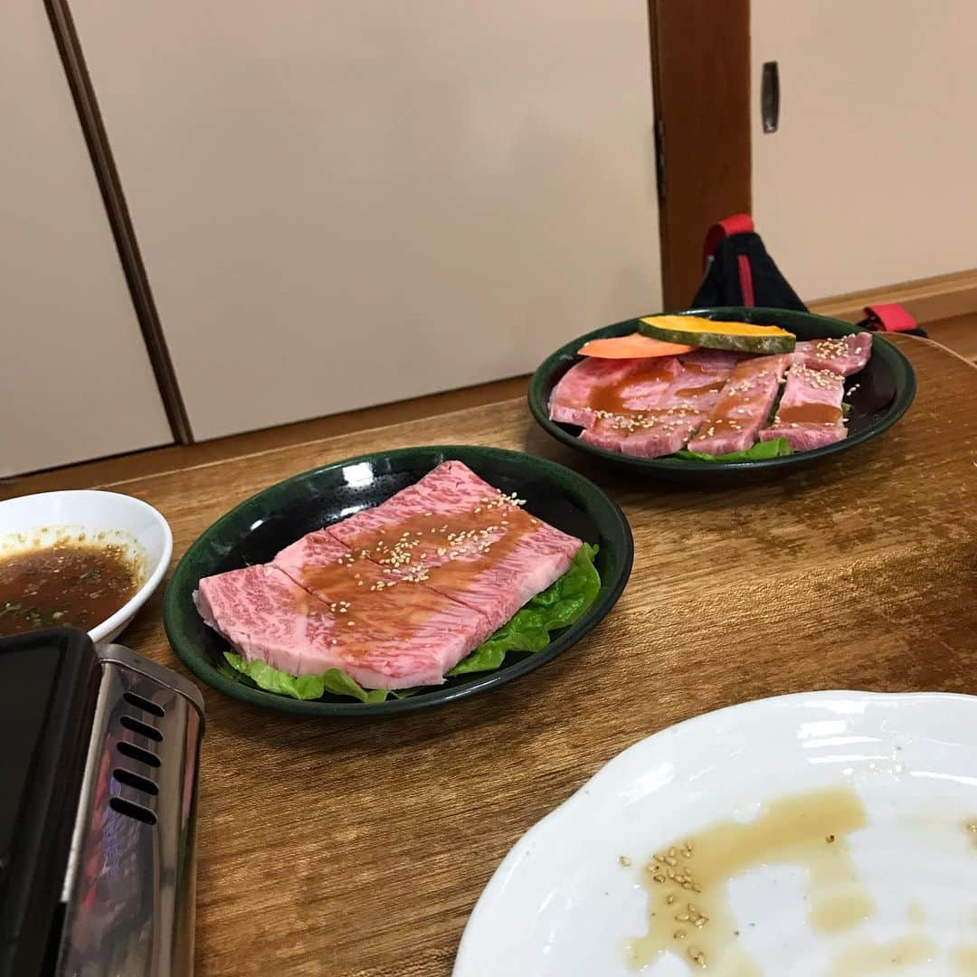 古久保健二さんのインスタグラム写真 - (古久保健二Instagram)「美味しいお肉を、ありがとうございます😊 No. 1 の焼肉だ✌️」12月11日 21時22分 - kenjifurukubo