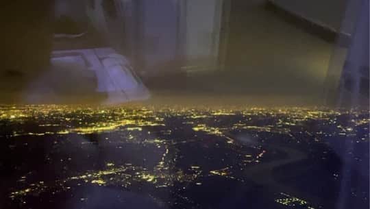 松井大輔さんのインスタグラム写真 - (松井大輔Instagram)「空の上から失礼します。  いざベトナムへ  #vietnam  #hochiminh  #airport #ホーチミン  #飛行機 #海外組 #感染予防 #マスク持ってます #行ってきます」12月11日 21時32分 - matsuidaisuke_official