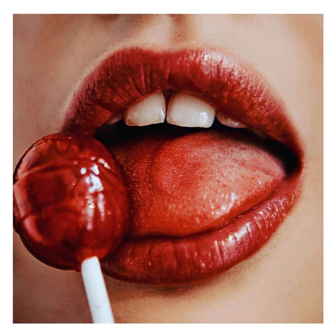 ジュリアナ・パエスのインスタグラム：「Gostinho de fim-de-semana... Bom dia, sexta! #weekendtaste」