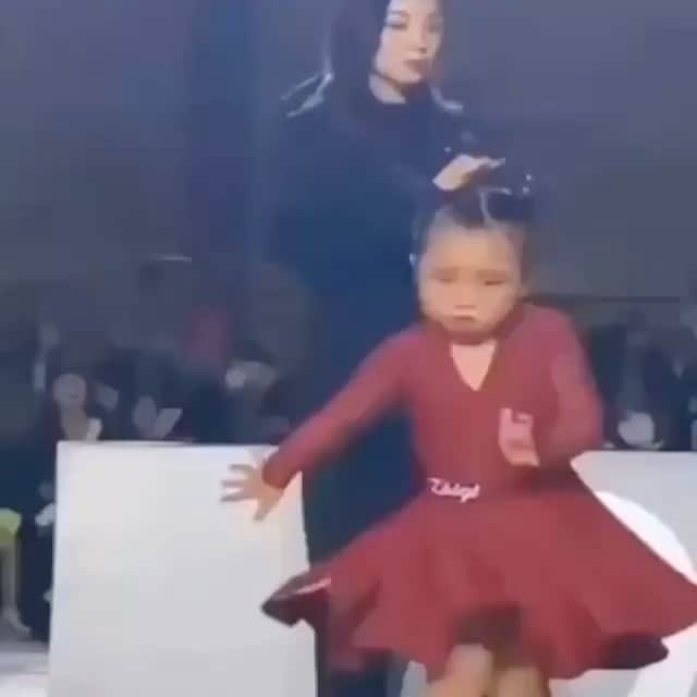 ボビー・ブラウンのインスタグラム：「Be this girl. You got this. I love this @hungvanngo can’t stop watching」