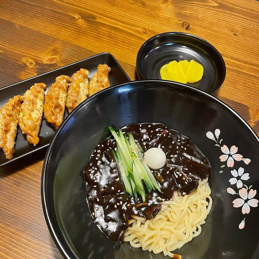 山田野絵さんのインスタグラム写真 - (山田野絵Instagram)「今日は金曜日〜！ 美味しいもの食べたい日〜！ #フォルダの中にあった食べ物写真」12月11日 22時02分 - noe.1007