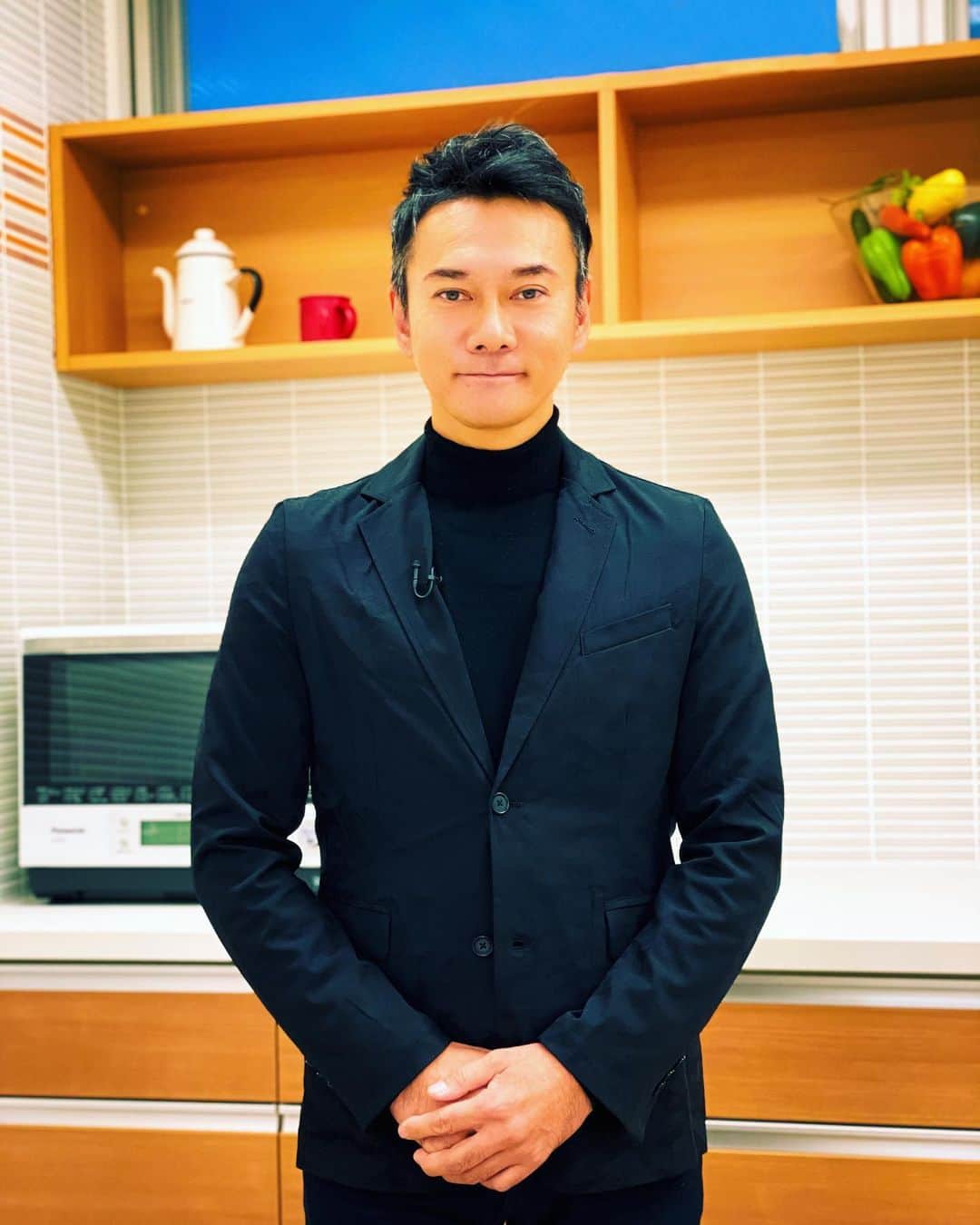 元木行哉のインスタグラム：「2021年元日生放送に出演します！﻿ 来年はKビジョン25周年。﻿ 元日早々、あることにチャレンジすることとなりそうです。﻿ 詳細はまたお知らせしますね。﻿ ﻿ #2021 #正月 #元日 #生放送 #kビジョン #テレビ #番組 #元木行哉 #anniversary #山口県」