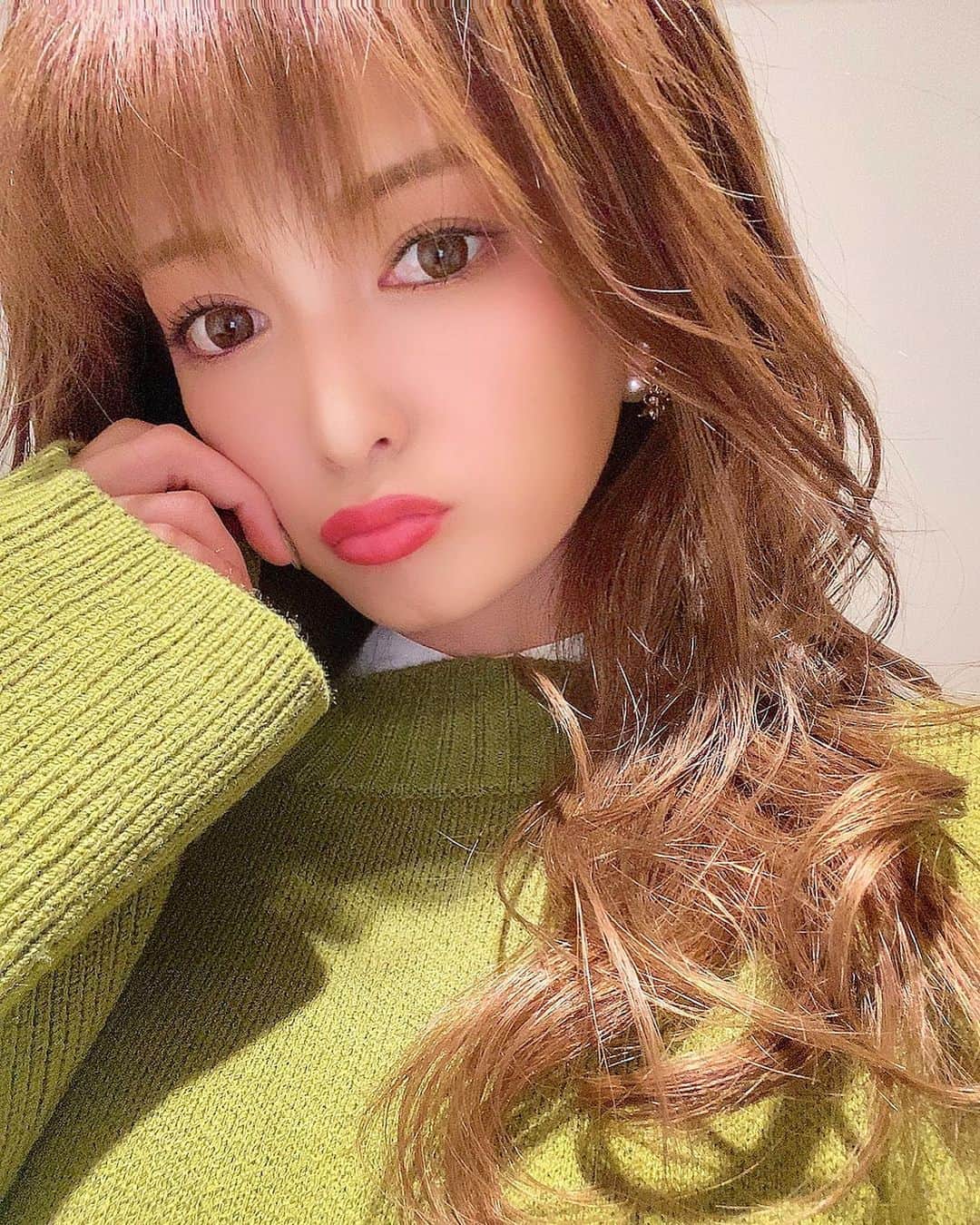 のインスタグラム：「_ 👒👗🐸🐍🍃🍀🌱🍏📗💚 ㅤㅤㅤㅤㅤㅤㅤㅤㅤㅤㅤㅤㅤ ㅤㅤㅤㅤㅤㅤㅤㅤㅤㅤㅤㅤㅤ 本日も配信してます😙！！笑 ㅤㅤㅤㅤㅤㅤㅤㅤㅤㅤㅤㅤㅤ ㅤㅤㅤㅤㅤㅤㅤㅤㅤㅤㅤㅤㅤ リゾート連れてって🏝♡、的な イベントやっております。です ✌︎ ㅤㅤㅤㅤㅤㅤㅤㅤㅤㅤㅤㅤㅤ ㅤㅤㅤㅤㅤㅤㅤㅤㅤㅤㅤㅤㅤ 先月バッジ獲得出来んくて((イベントチョイスミス← 悔しかったので、モチベーション上げる為にも インスタの方でもまた告知してから 配信するようにします💡✨ ㅤㅤㅤㅤㅤㅤㅤㅤㅤㅤㅤㅤㅤ ㅤㅤㅤㅤㅤㅤㅤㅤㅤㅤㅤㅤㅤ 優希奈の枠は、誰か特別めちゃくちゃ 投げてくれるギフターさんがいるわけじゃ ないので、みんなで協力しながら🤝って 感じです🎶 ㅤㅤㅤㅤㅤㅤㅤㅤㅤㅤㅤㅤㅤ ㅤㅤㅤㅤㅤㅤㅤㅤㅤㅤㅤㅤㅤ なので、枠内のリスナーさん同士も 仲良くなりやすい雰囲気で嬉しい🦤 ㅤㅤㅤㅤㅤㅤㅤㅤㅤㅤㅤㅤㅤ ㅤㅤㅤㅤㅤㅤㅤㅤㅤㅤㅤㅤㅤ コメントたくさんお待ちしてます📝♡ ㅤㅤㅤㅤㅤㅤㅤㅤㅤㅤㅤㅤㅤ ㅤㅤㅤㅤㅤㅤㅤㅤㅤㅤㅤㅤㅤ #17live #17liver #イチナナ #イチナナライバー #優希奈🐶peitaro72🌺 #ぺい族 #live配信」
