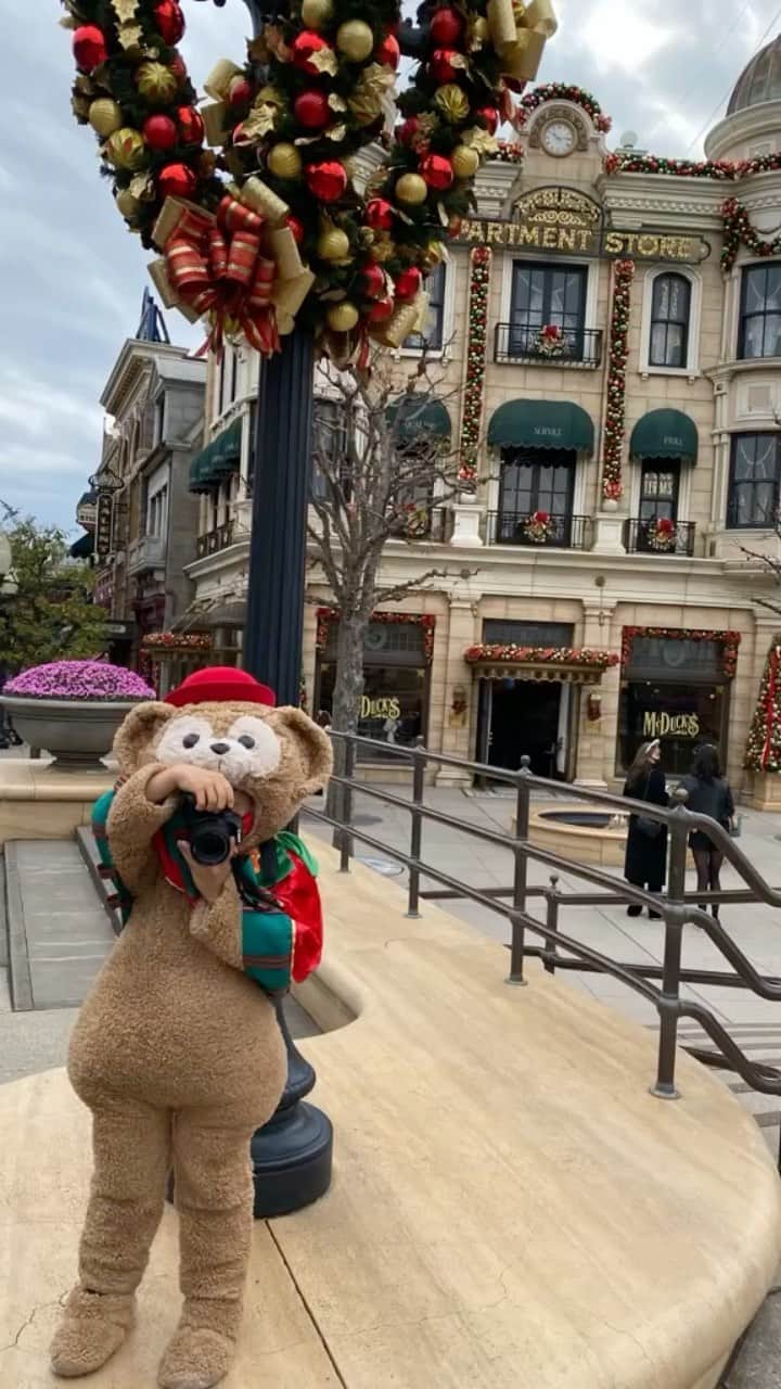 tiahy__のインスタグラム：「I wish you a Merry Christmas and Happy Holidays🎄. . . . .  #duffy_taia#taiacostume#disneychristmas  人と距離が離れていてもお食事の直前以外は、マスクは必ず外さないようにしました☺️撮影する時でもマスクは必ず😷」