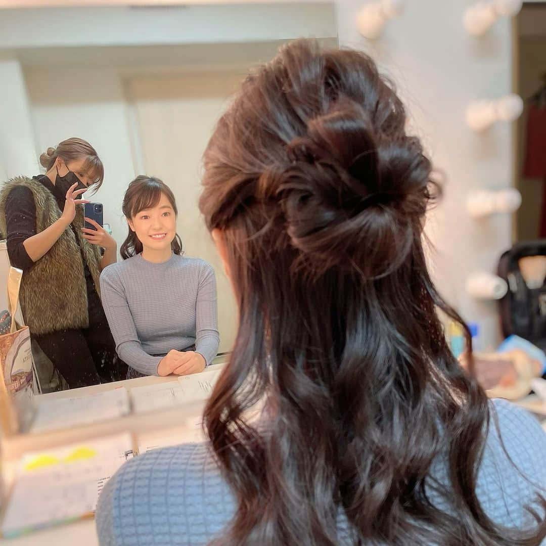 山口真奈さんのインスタグラム写真 - (山口真奈Instagram)「12/12﻿ 正午からは #MBCテレビ #週刊1チャンネル﻿ 1時半から #MBCラジオ #青たく です📺📻🎶﻿ ﻿ あすもよろしくお願い致します✨✨﻿ ﻿ 写真は先週の週刊1チャンネルの衣装です📸﻿ ﻿ ヘアメイクは［noubl］徳永さん🎀﻿ ﻿ イヤリングは @soeurmam #スールマム さん💍﻿ ﻿ いつもありがとうございます✨」12月11日 22時13分 - manayamaguchi0417