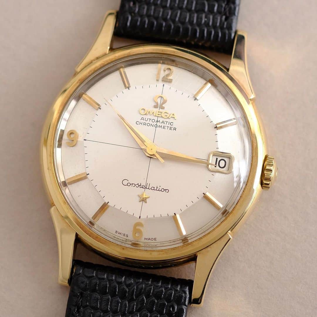WATCHMANIAのインスタグラム：「I haven’t seen such a clean Pie Pan recently. This one is available at @mekasaat 🤌🤌  #omega #vintageomega #omegaconstellation #omegapiepan #piepan #constellationpiepan #vintagewatch #watchmania」