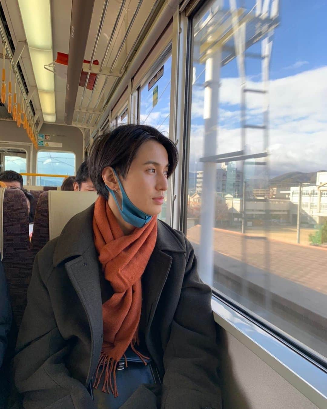 佐久間美波さんのインスタグラム写真 - (佐久間美波Instagram)「🚃」12月11日 22時20分 - mi_na_mi_628